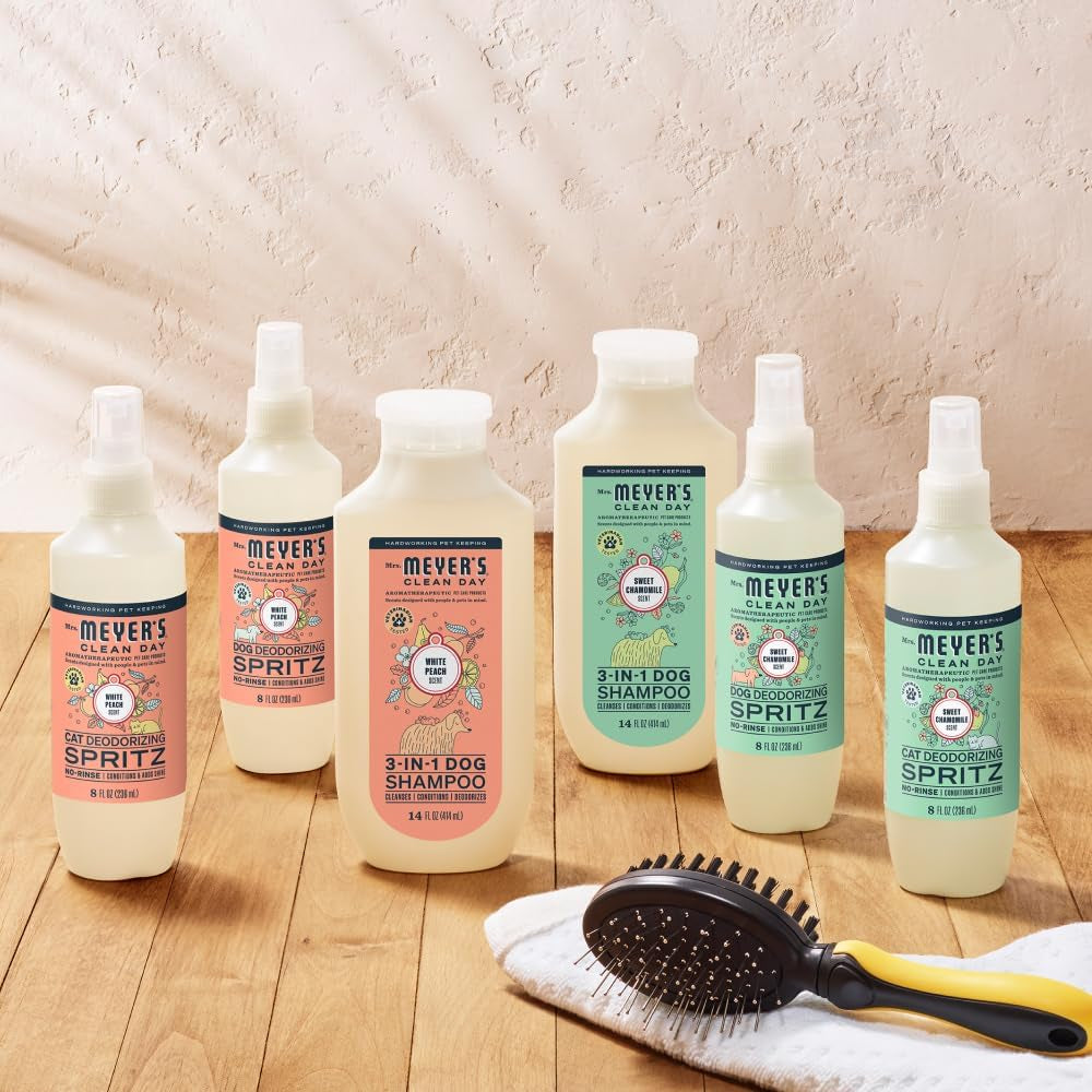 MRS. MEYER'S Clean Day Dog Deodorizing Spray, White Peach Scent, 8Oz